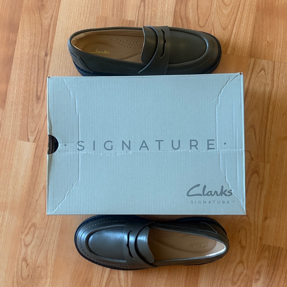 Clarks Splend Edge Penny Loafer in Dark Olive, with Box - Picture 14 of 15